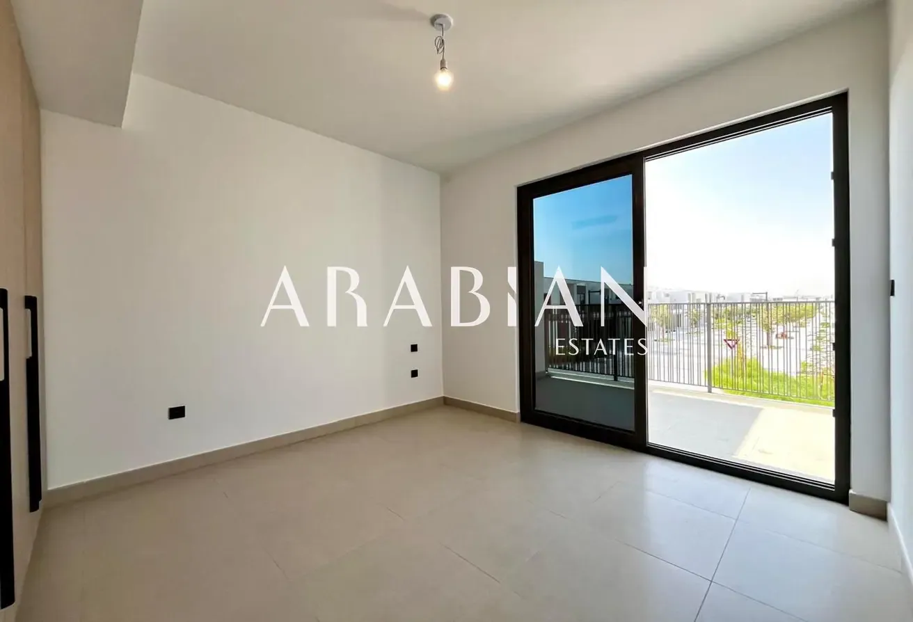 Internal | Motivated | Close to Pool and Park