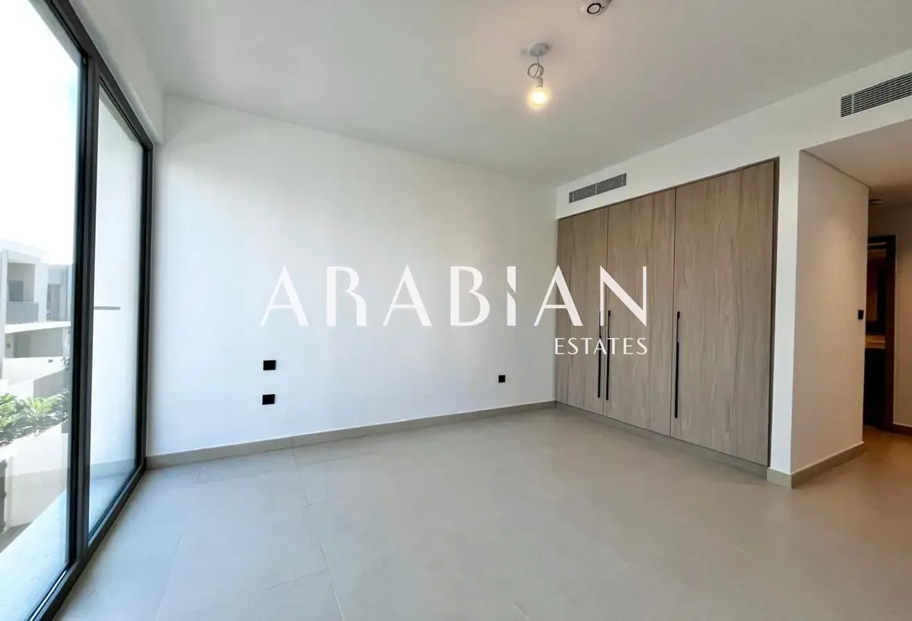 Internal | Motivated | Close to Pool and Park