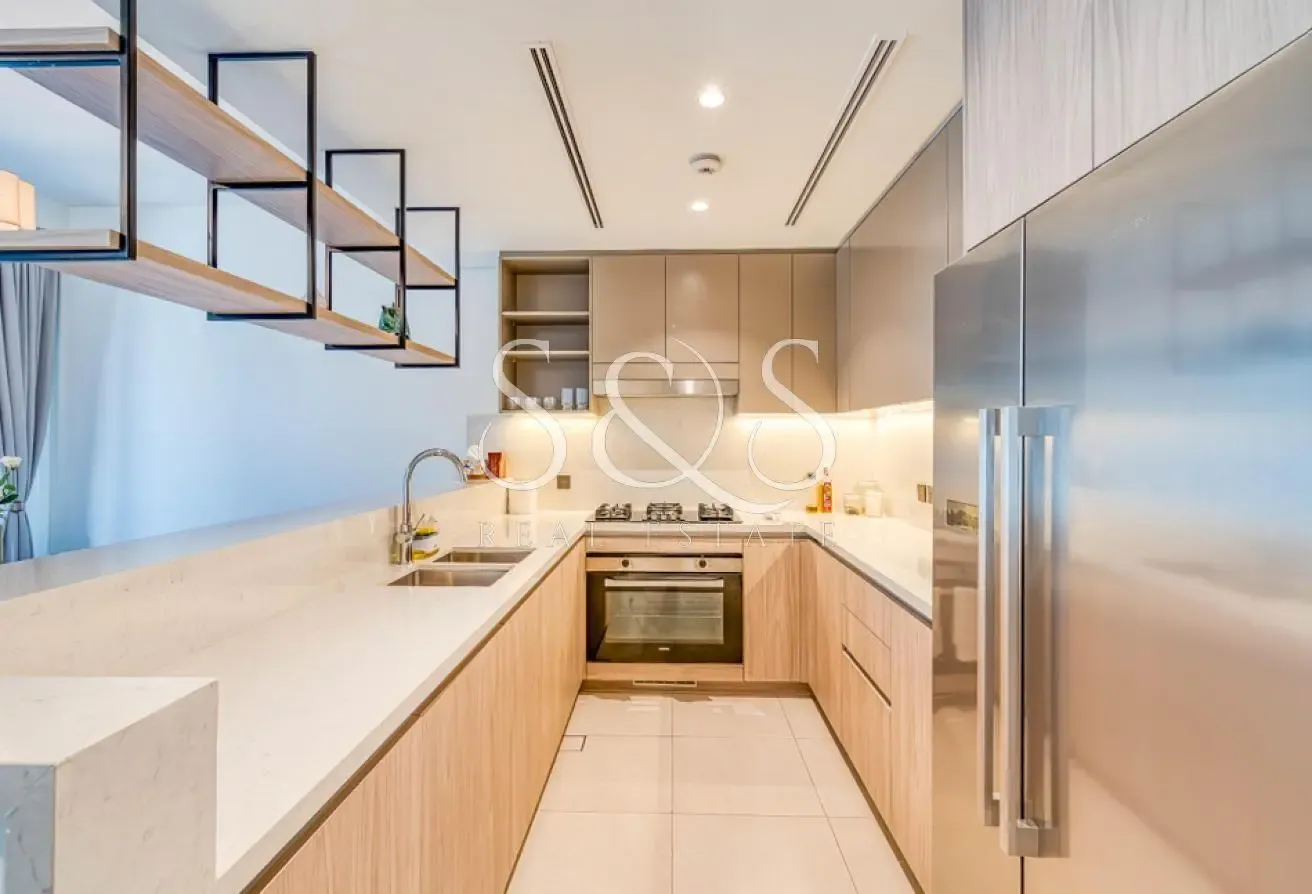 Fully Furnished | Single Row | Upgraded