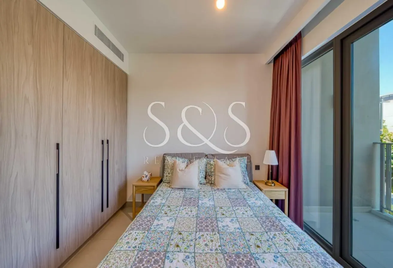 Fully Furnished | Single Row | Upgraded