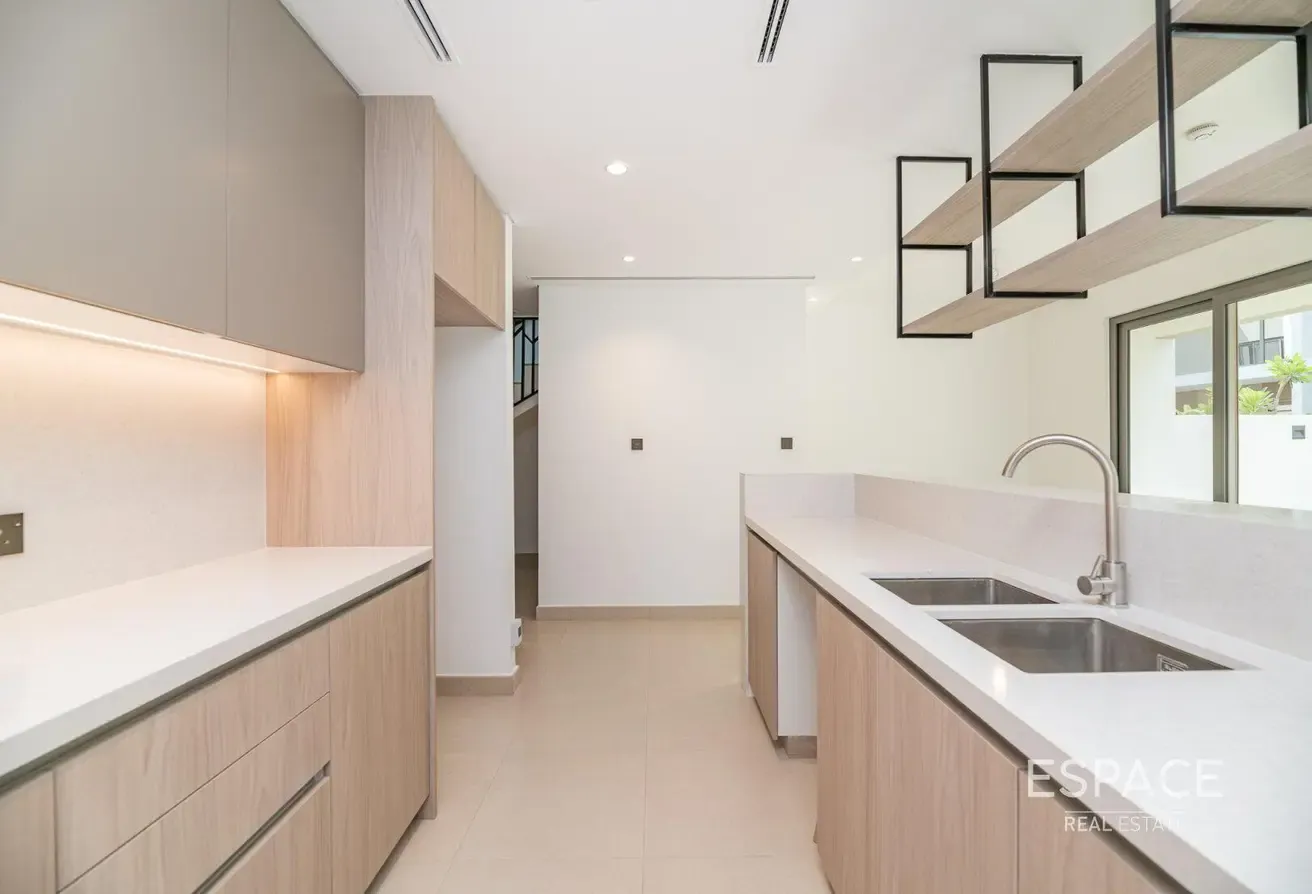 Tenanted - Back to Back - Internal