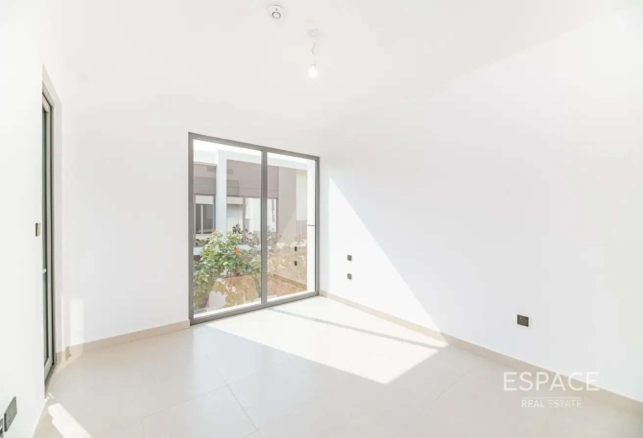 Tenanted - Back to Back - Internal