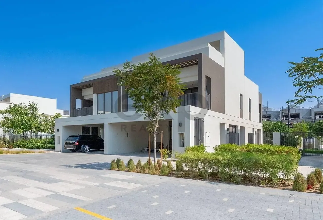 Upgraded Corner Villa | Linear Park | Near Lagoon