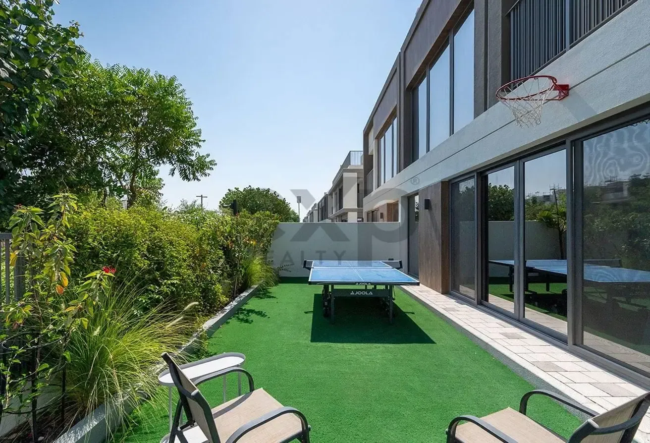 Upgraded Corner Villa | Linear Park | Near Lagoon