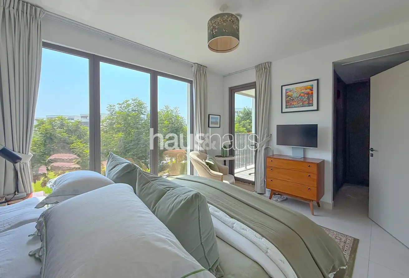 Large Plot | Green Belt | Closed Kitchen