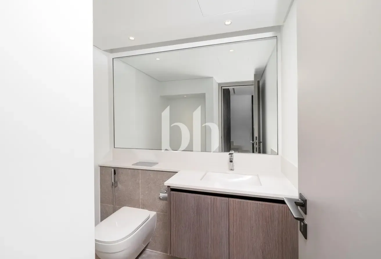 Exclusive | Internal | Close to the pool