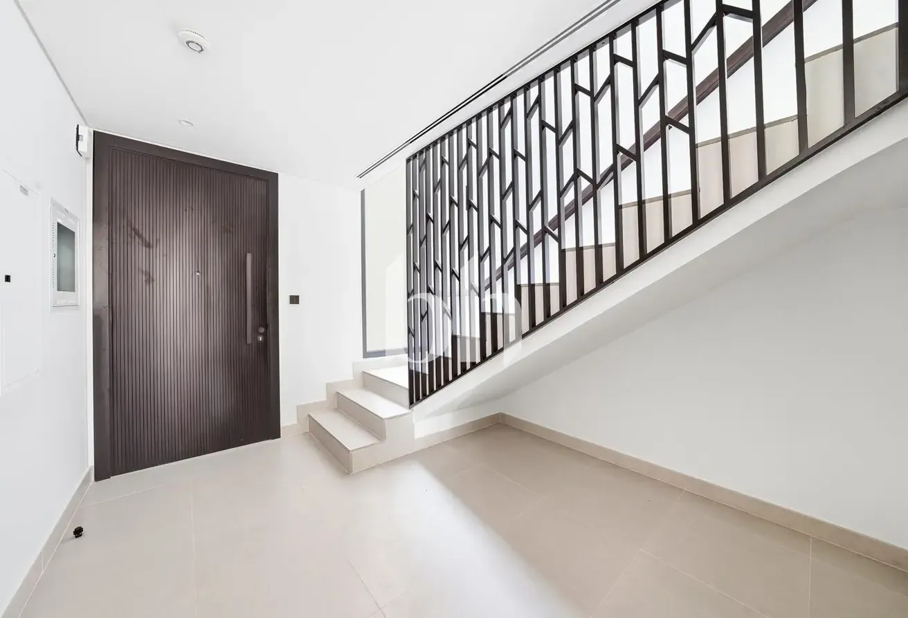 Exclusive | Internal | Close to the pool