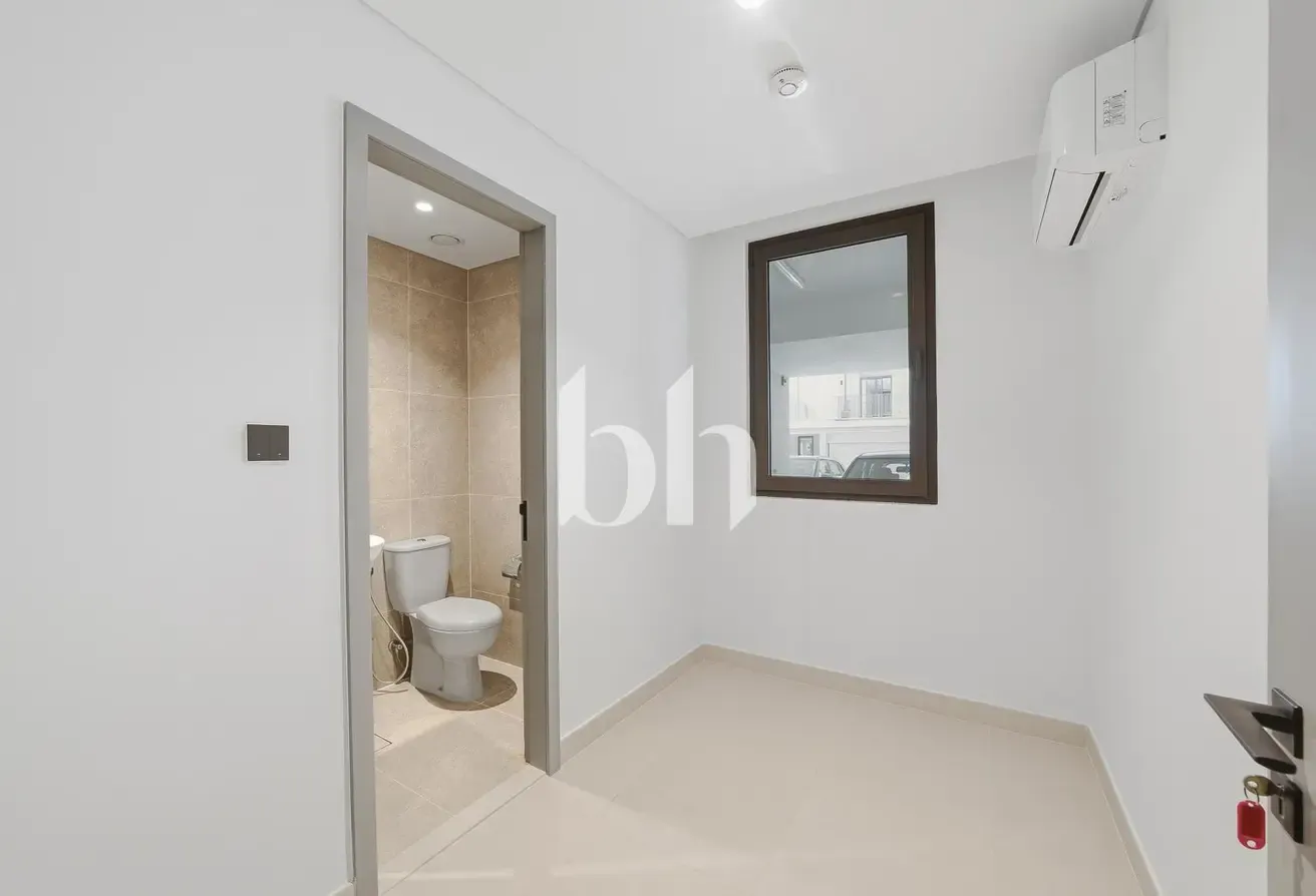 Exclusive | Internal | Close to the pool