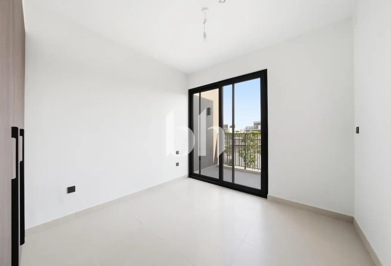 Exclusive | Internal | Close to the pool