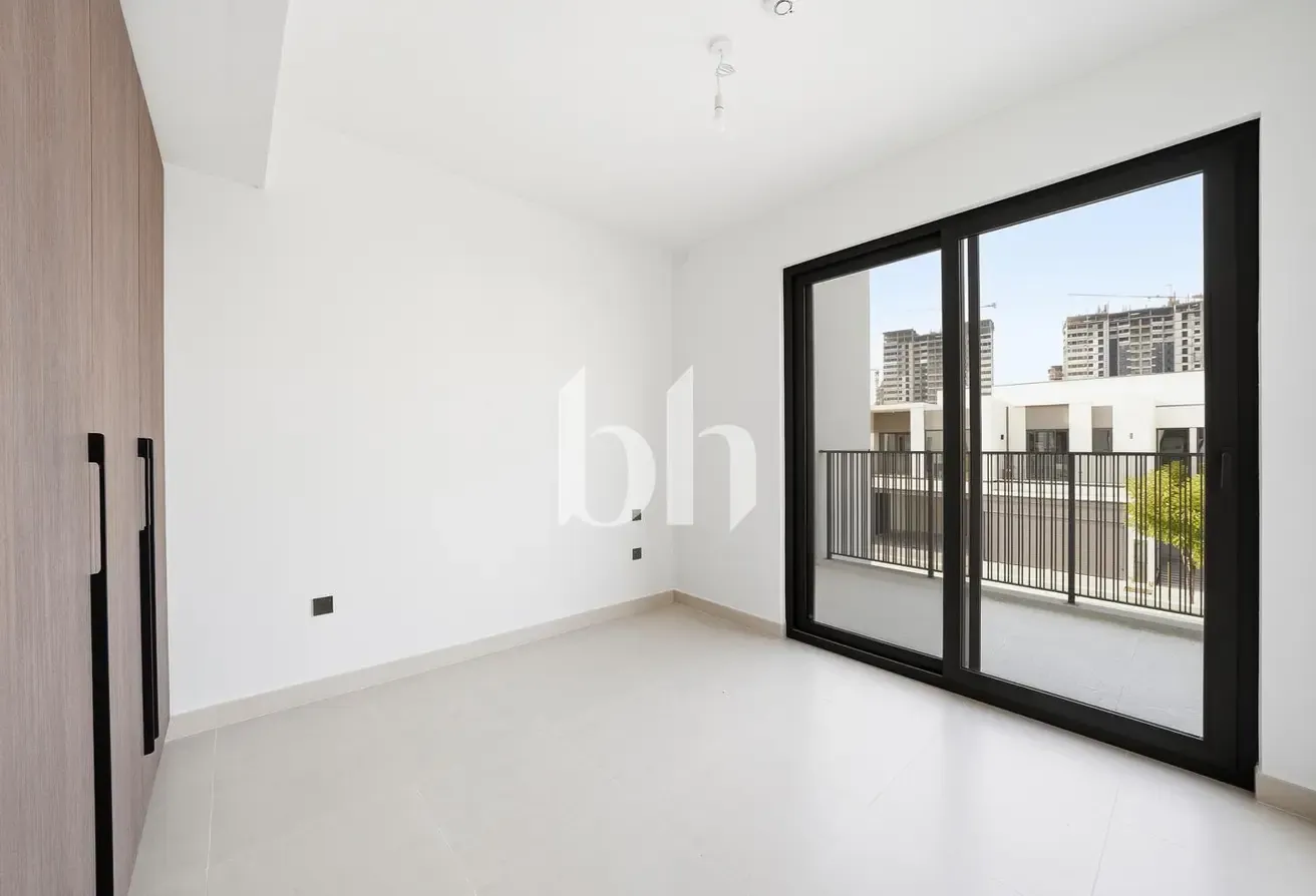 Exclusive | Internal | Close to the pool