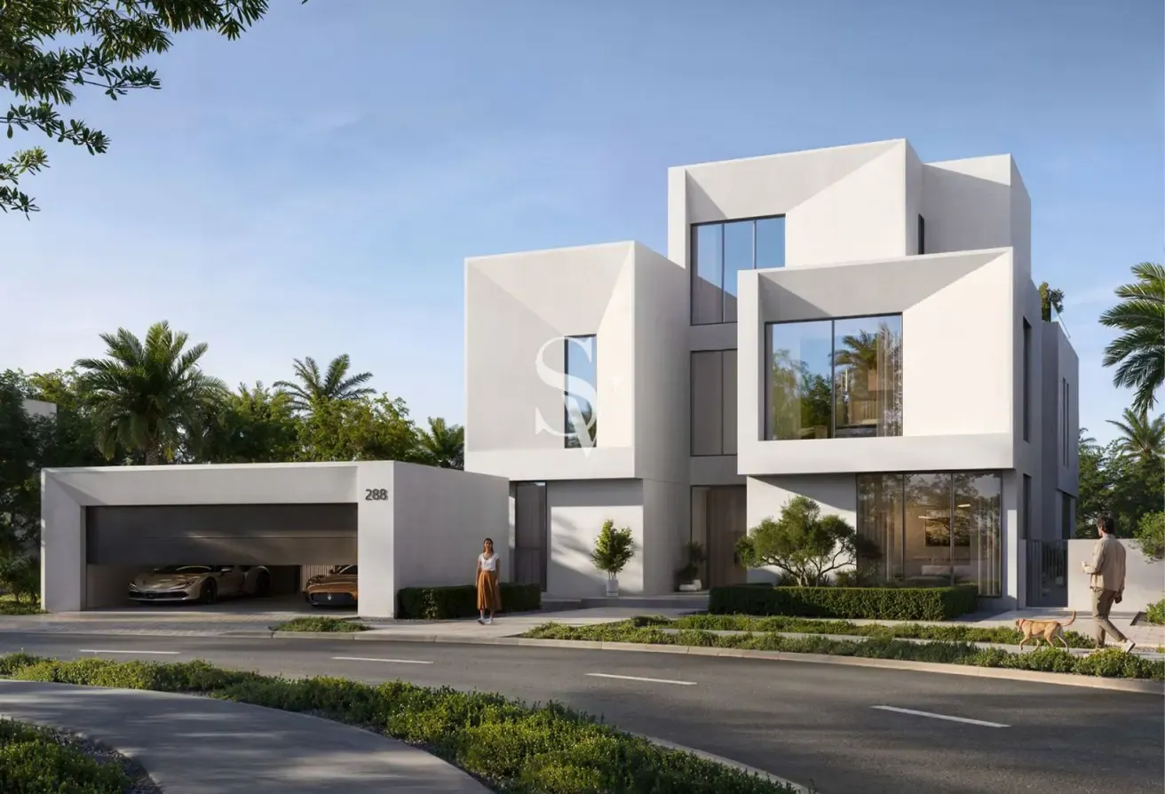 CLOSE TO OP- CORNER PLOT - WATERFRONT VILLA