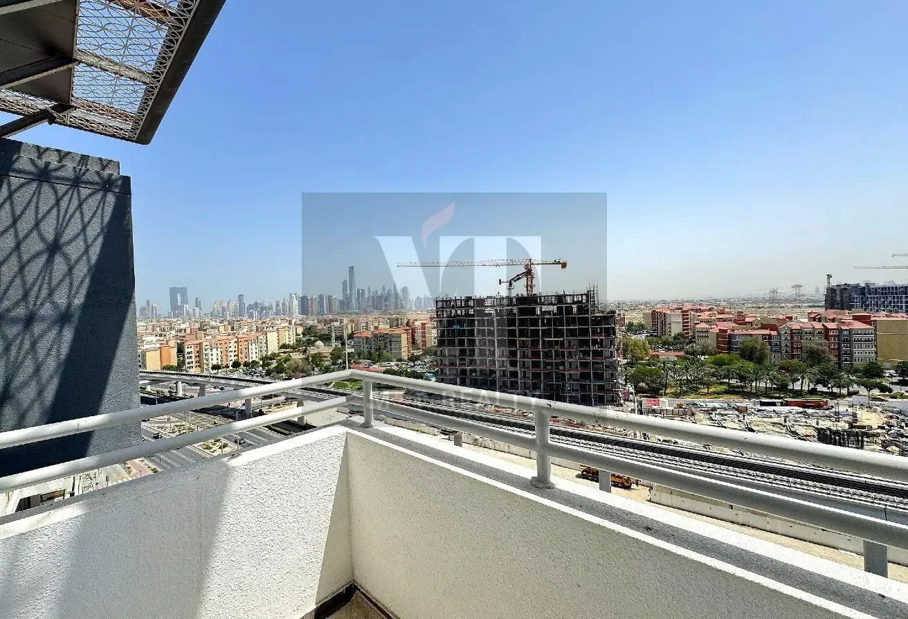 Near Metro| Vastu| Maids| Marina Skyline