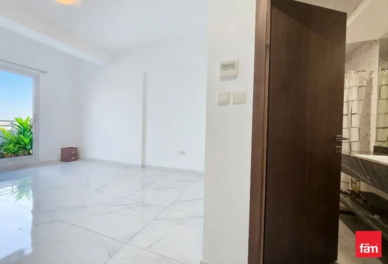 Motivated Seller| Spacious 2br+Maid | Open Kitchen