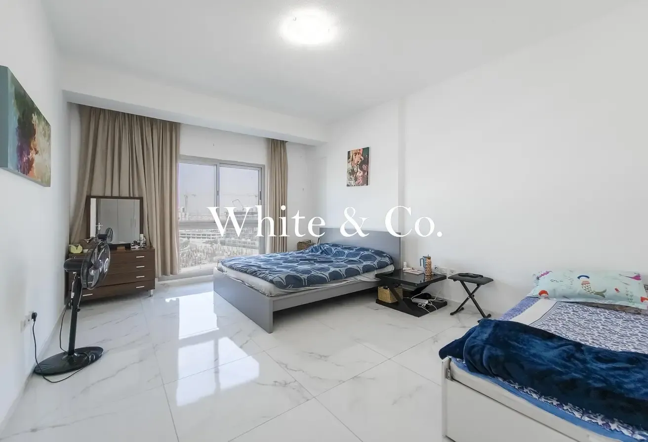 Vastu | Ready To Move | Directly on Metro