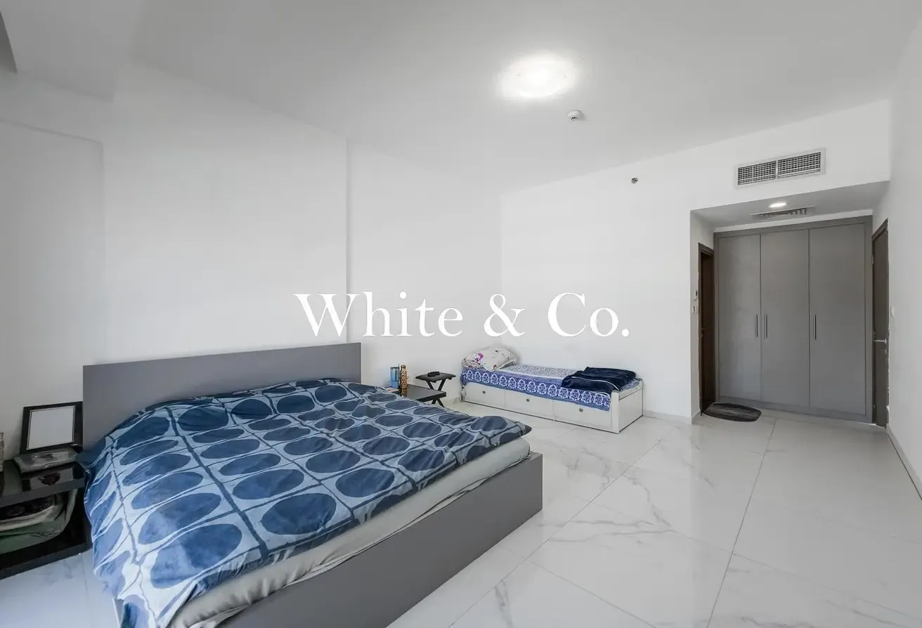 Vastu | Ready To Move | Directly on Metro