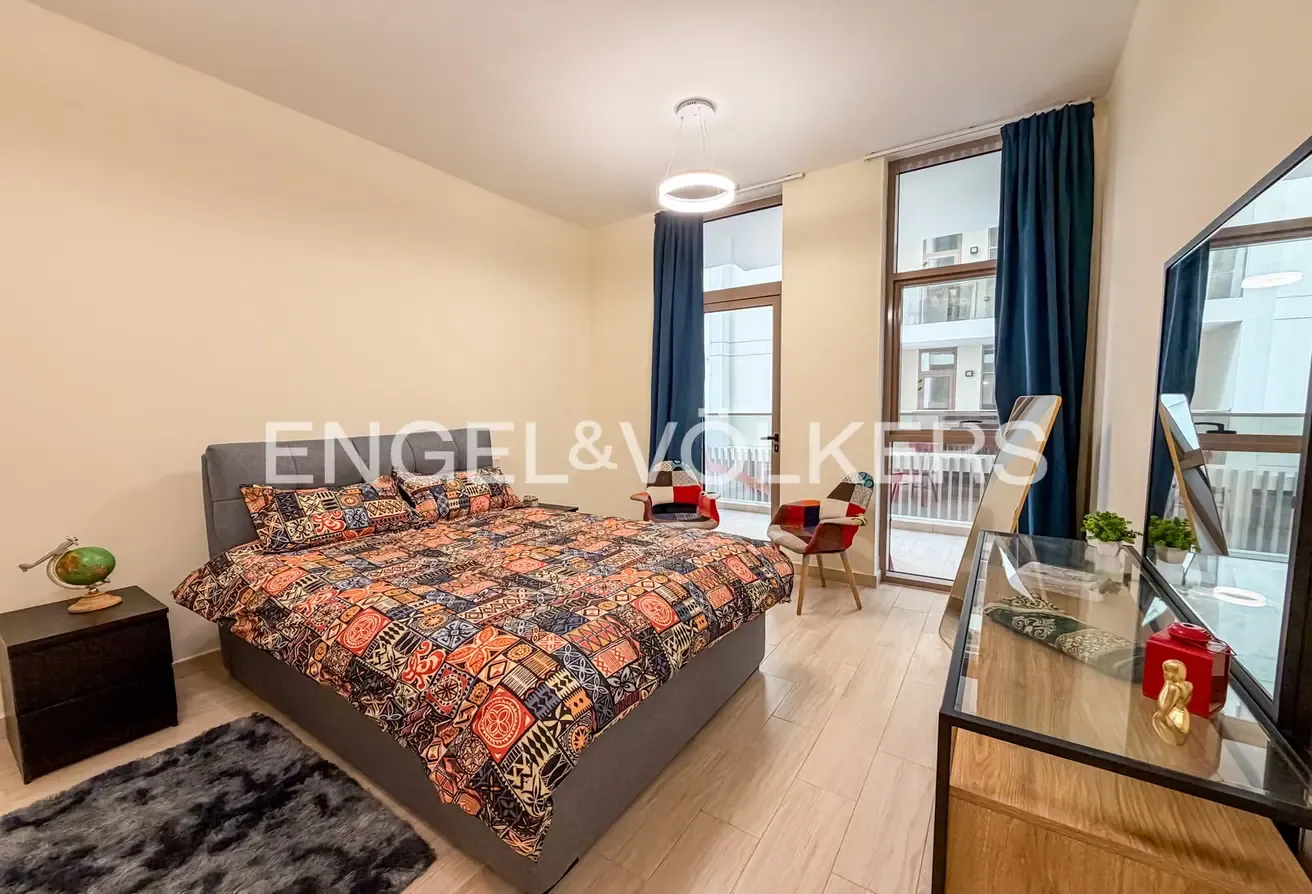 Vacant on Transfer | Corner Unit | Close to Exits