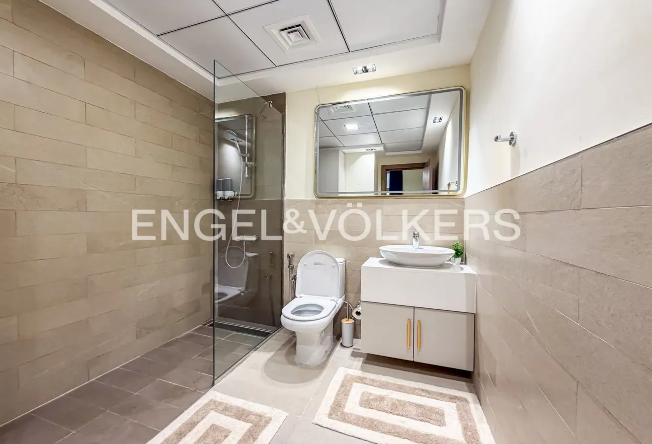 Vacant on Transfer | Corner Unit | Close to Exits