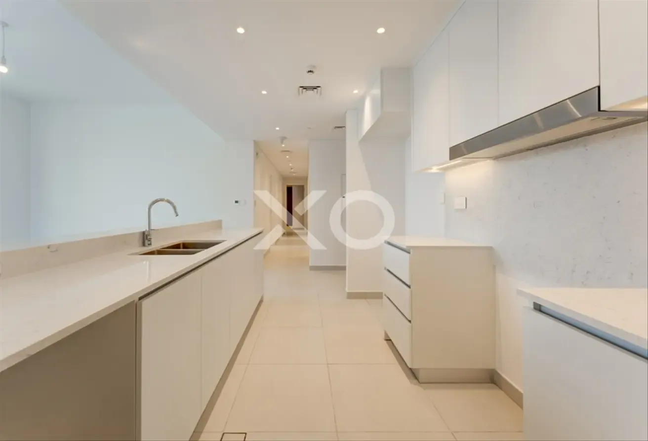 Prime location |Open view| Ready to view