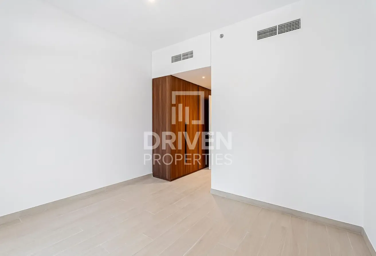 Brand New Unit | Community View | Huge Layout