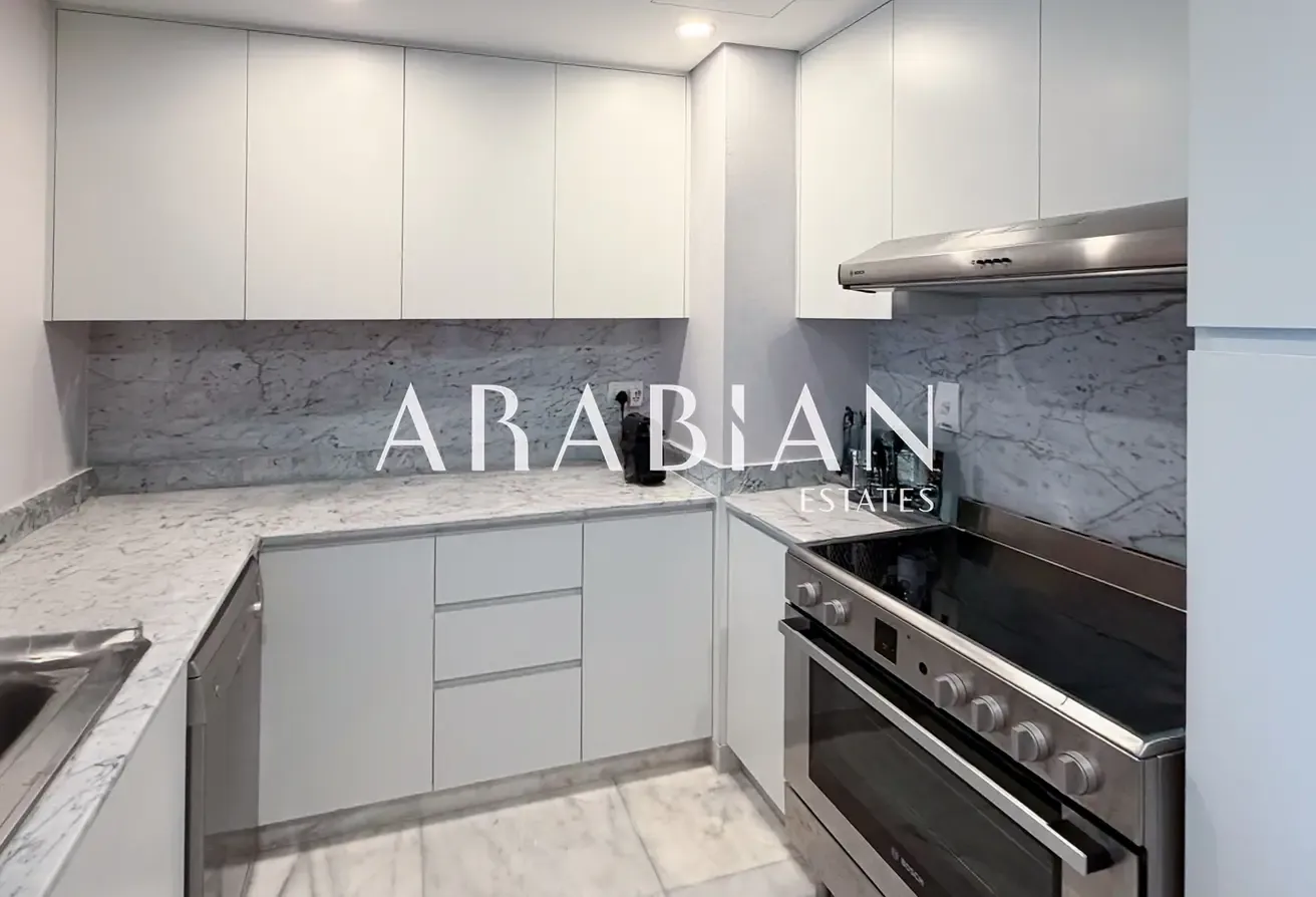 Burj Al Arab View | Spacious | 3BR + Maids