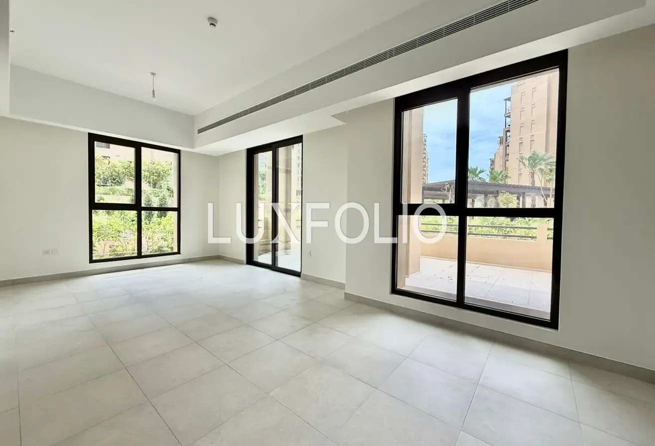Large Terrace | Park View | Vacant
