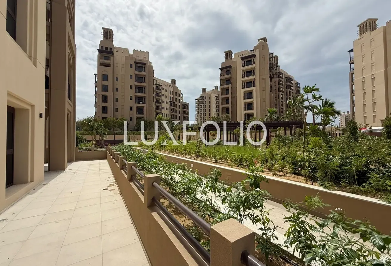 Large Terrace | Park View | Vacant