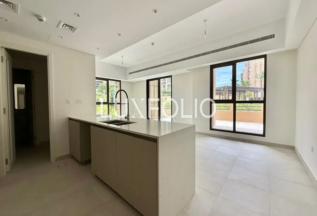 Large Terrace | Park View | Vacant