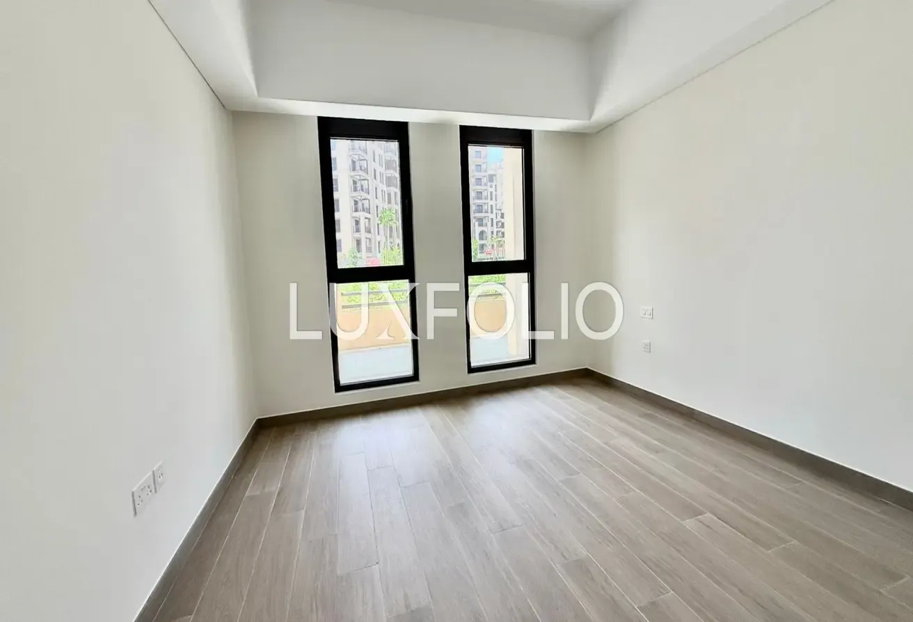 Large Terrace | Park View | Vacant