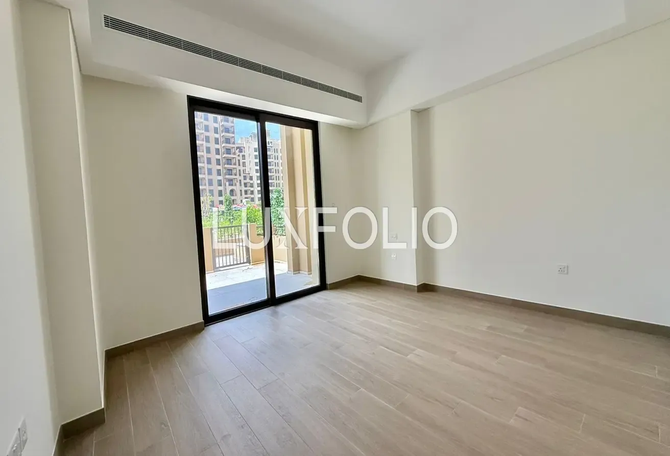 Large Terrace | Park View | Vacant
