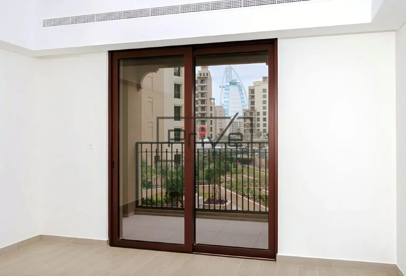 3 BR + M | Vacant on Transfer | Burj Al Arab View