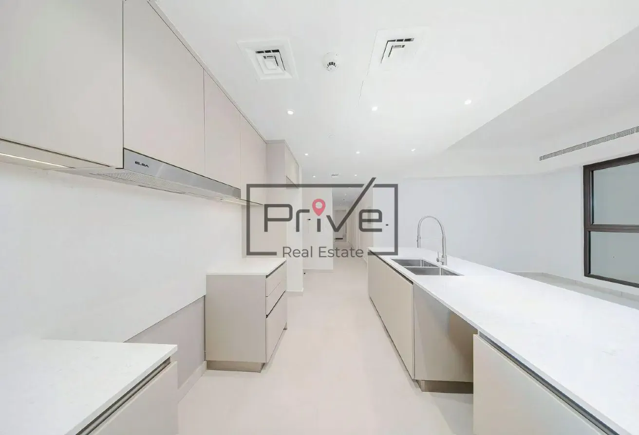 3 BR + M | Vacant on Transfer | Burj Al Arab View