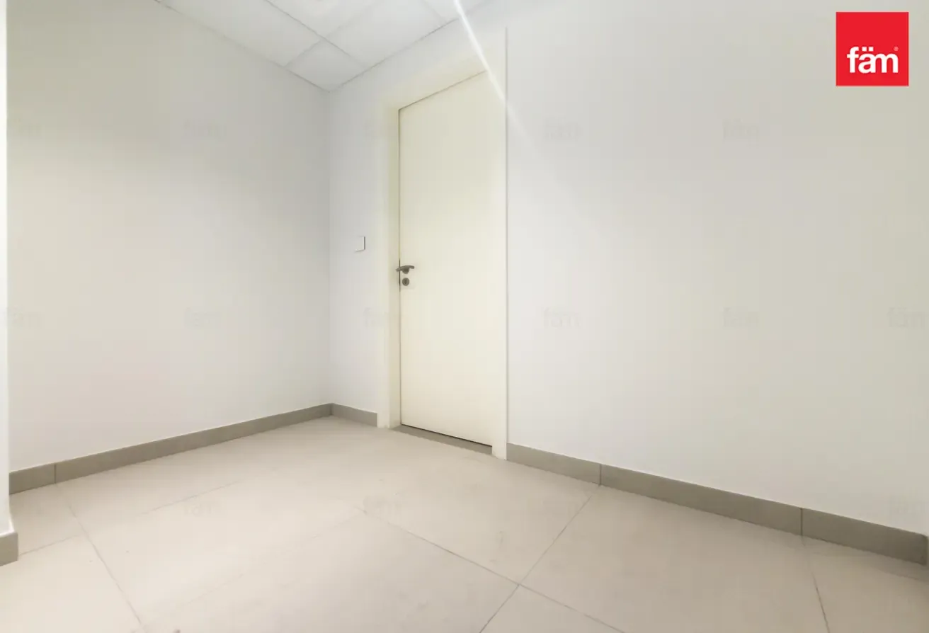 Pool And Park View | Brand New | Vacant