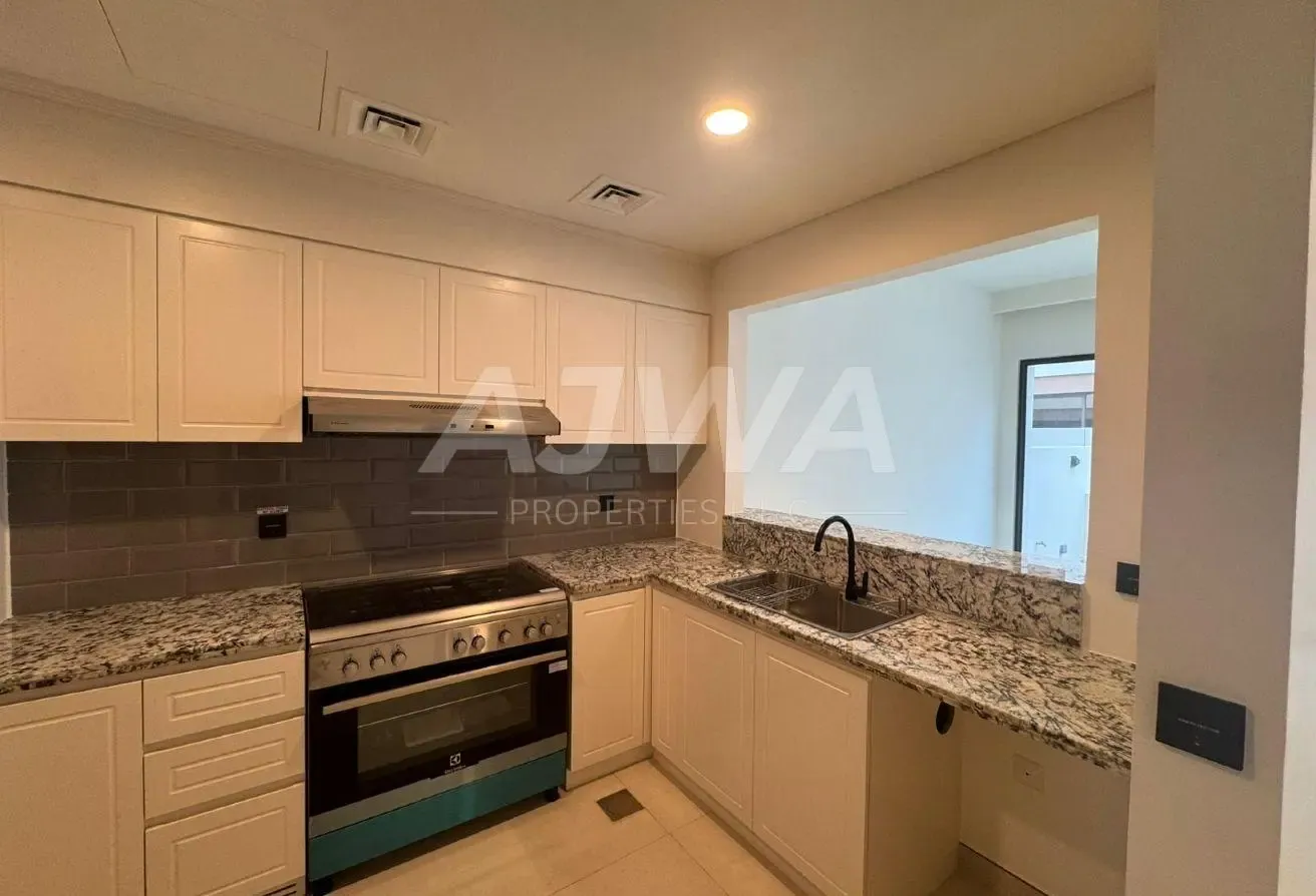 Brand New 4 Bed Townhouse in damac lagoon