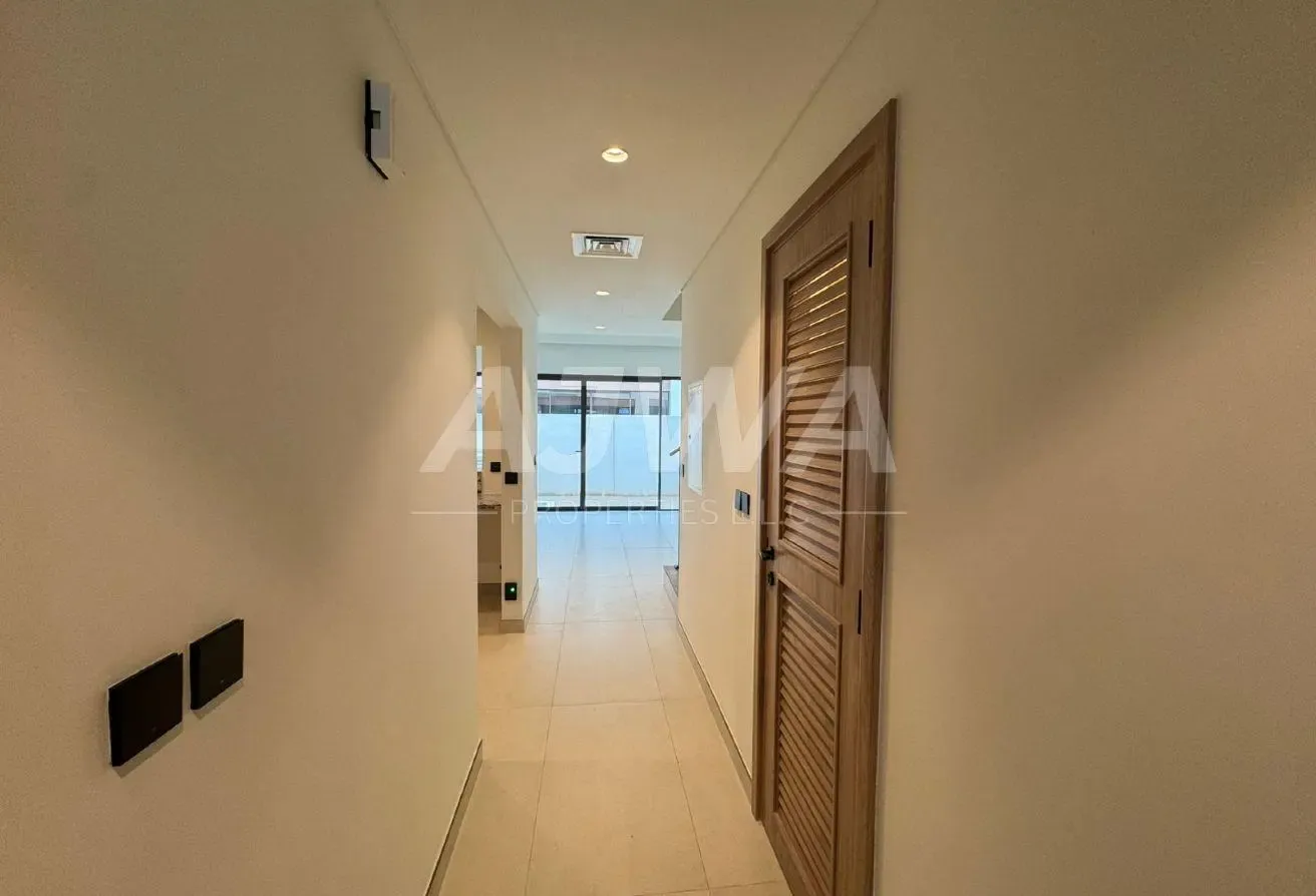 Brand New 4 Bed Townhouse in damac lagoon