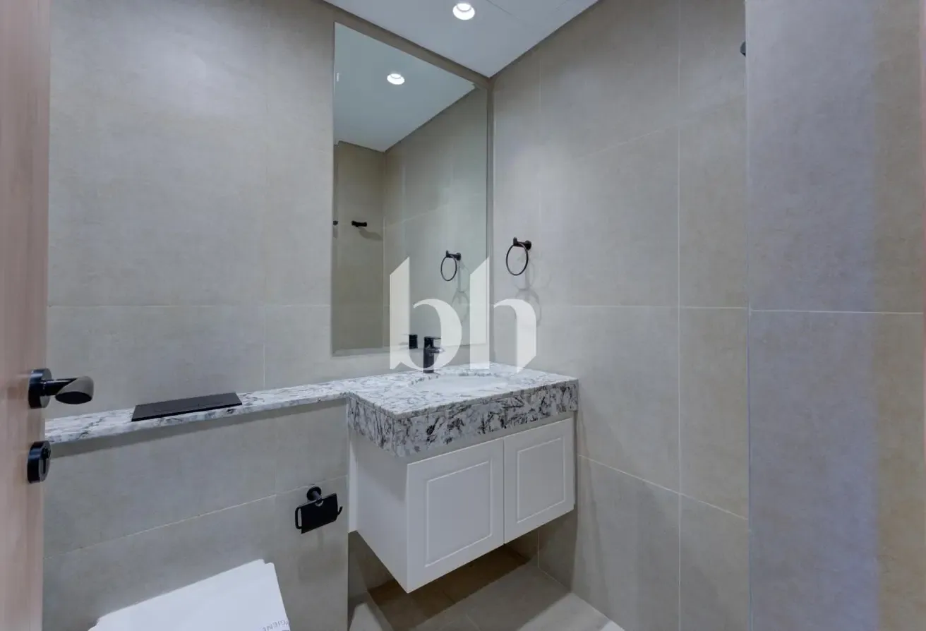 4BR Townhouse | Perfect location | Soft tones