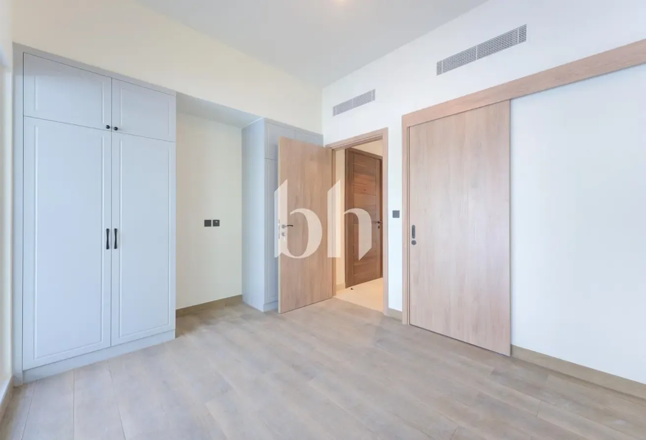 4BR Townhouse | Perfect location | Soft tones