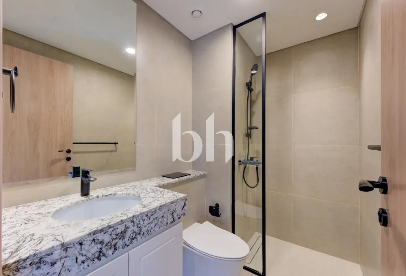 4BR Townhouse | Perfect location | Soft tones