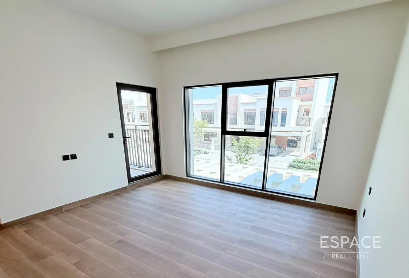 4-Bedroom|Private Garden|Spacious|Large Terrace