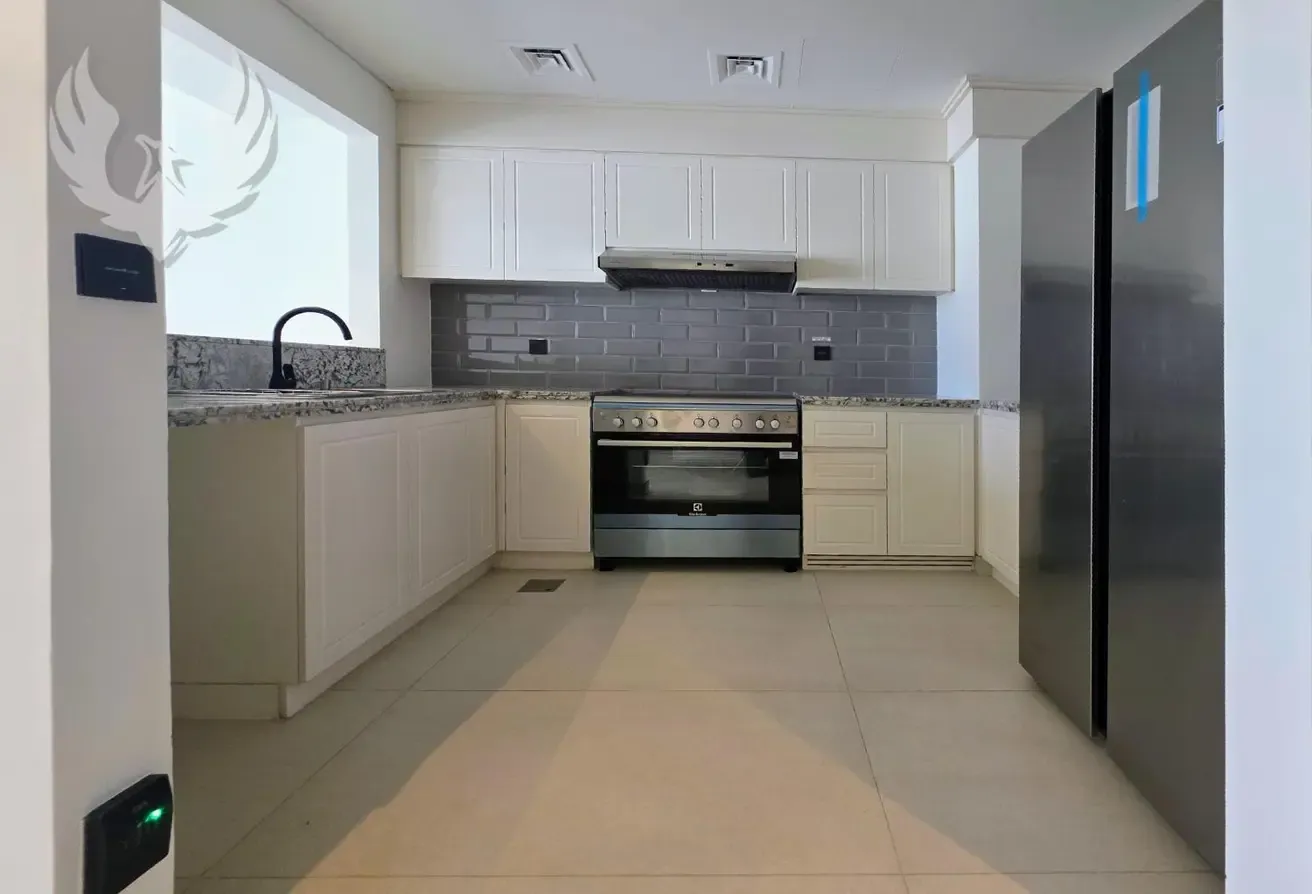 Brand new | Close to Lagoon | Community living