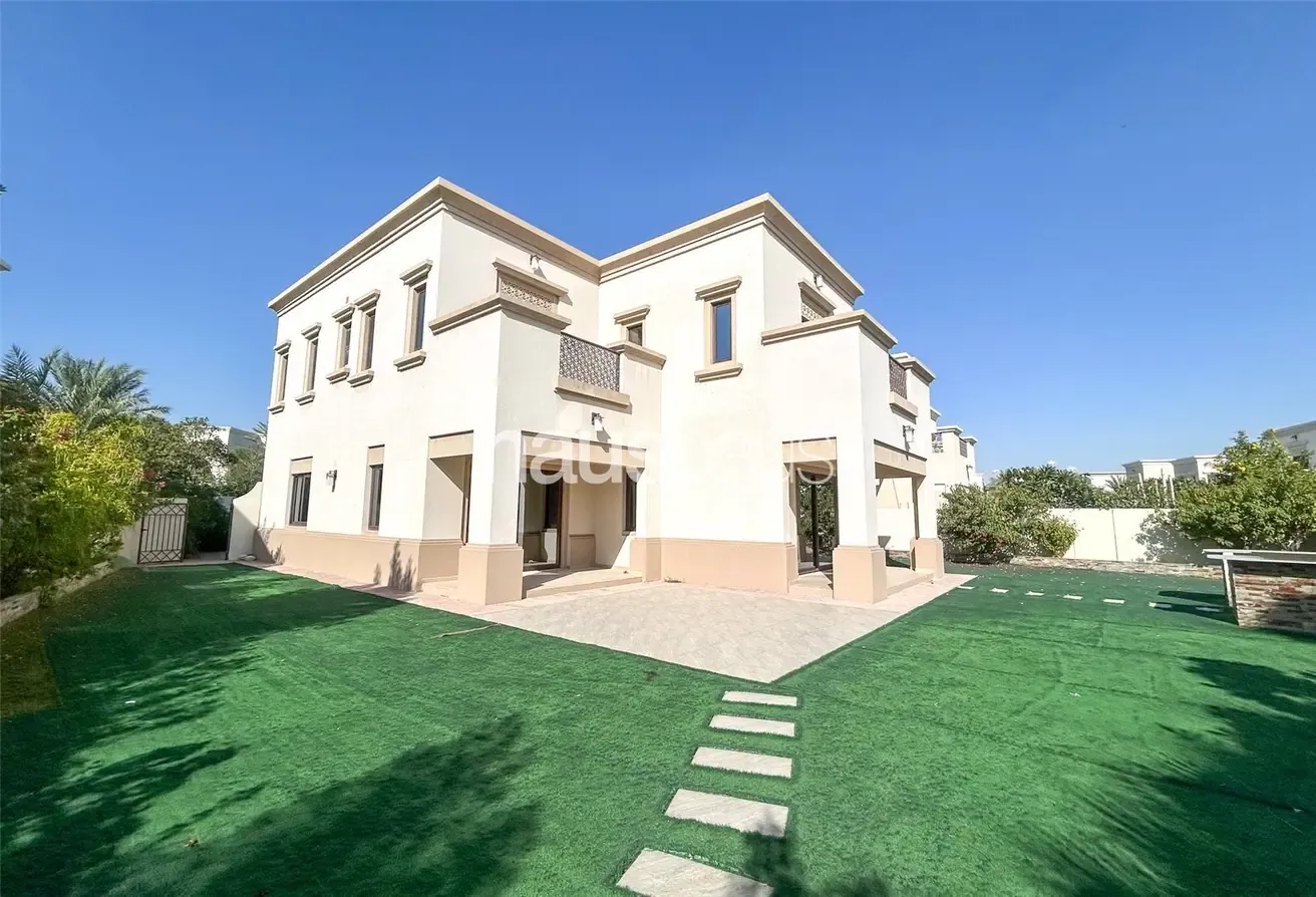 Large Plot | Close to Pool | Exclusive Community