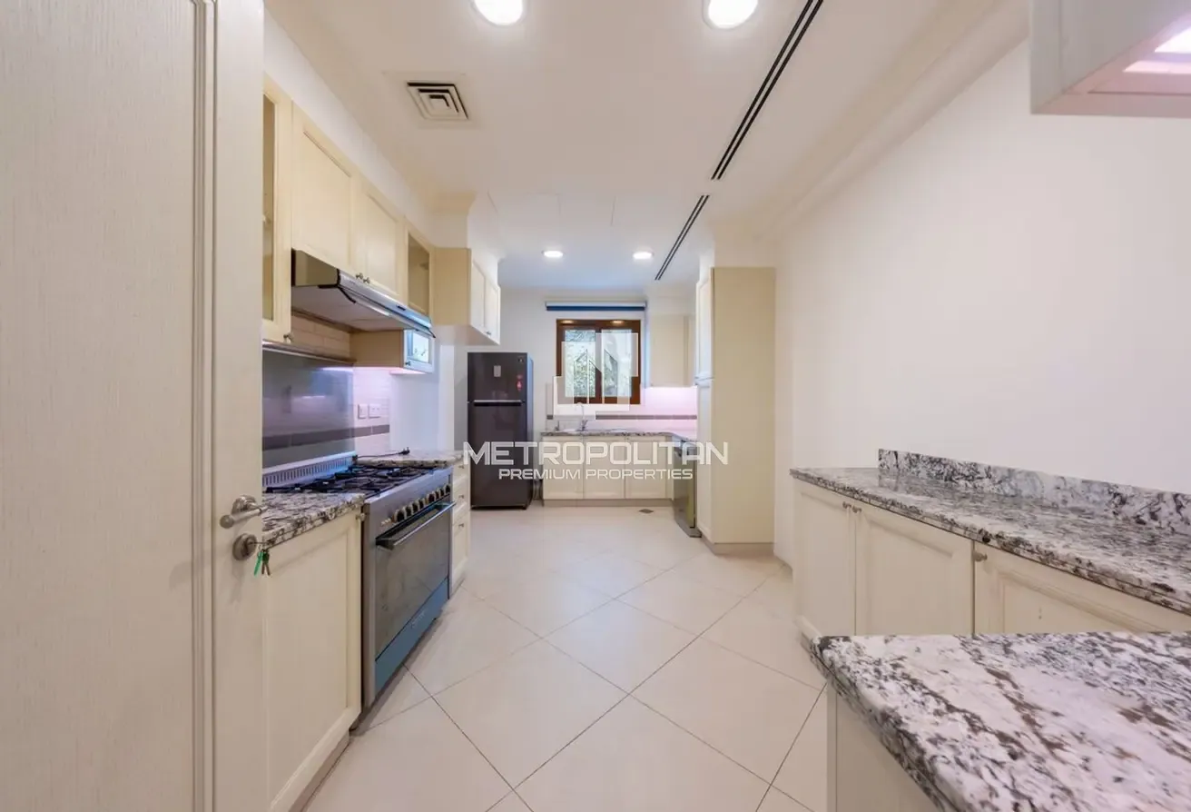 Partial Park View | Vacant | 4 Bed + Maid