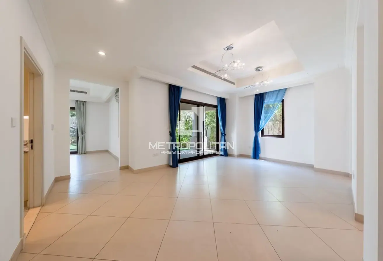 Partial Park View | Vacant | 4 Bed + Maid