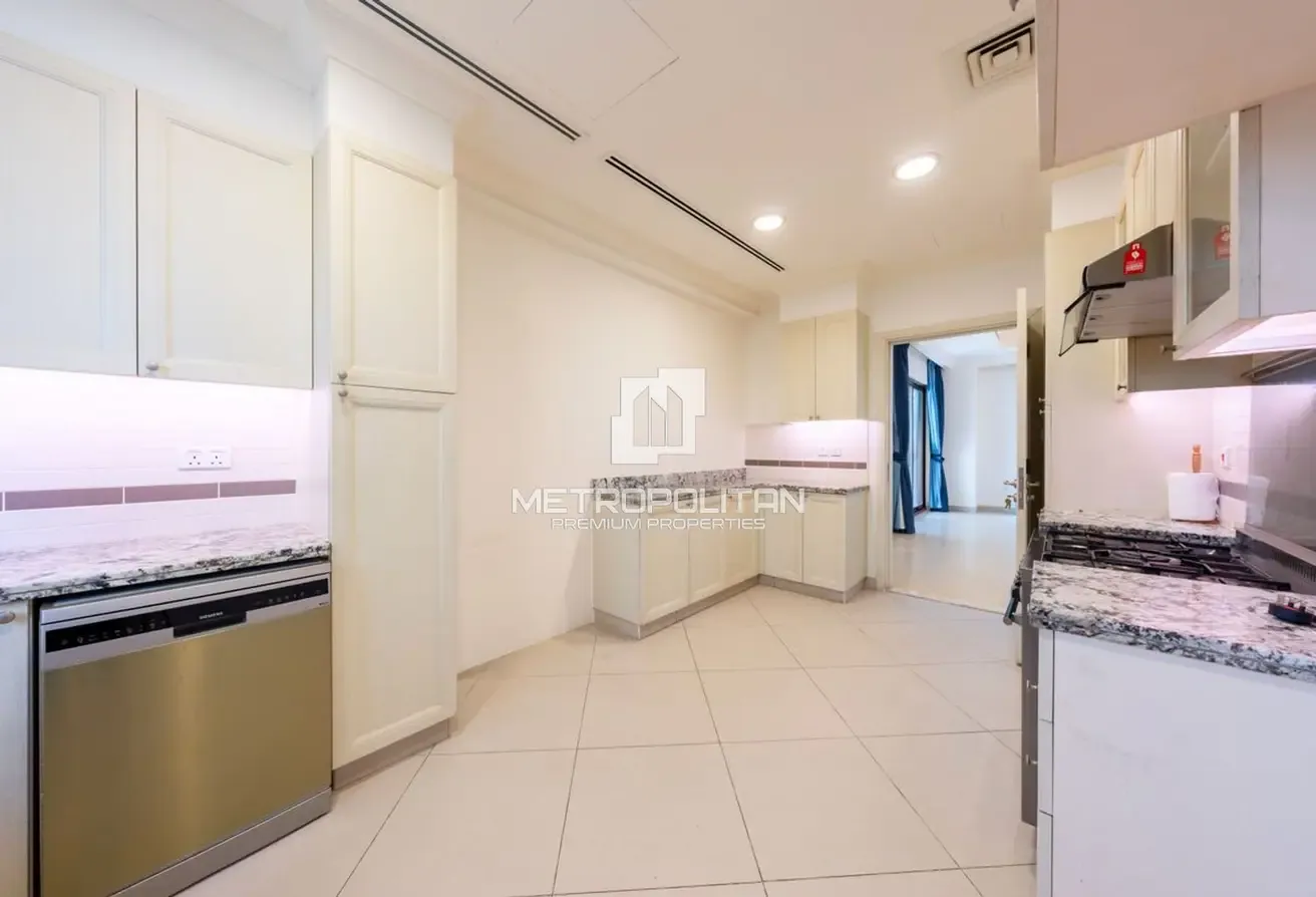 Partial Park View | Vacant | 4 Bed + Maid
