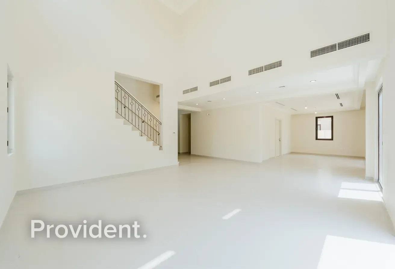 Vacant | Negotiable | Huge Corner Plot