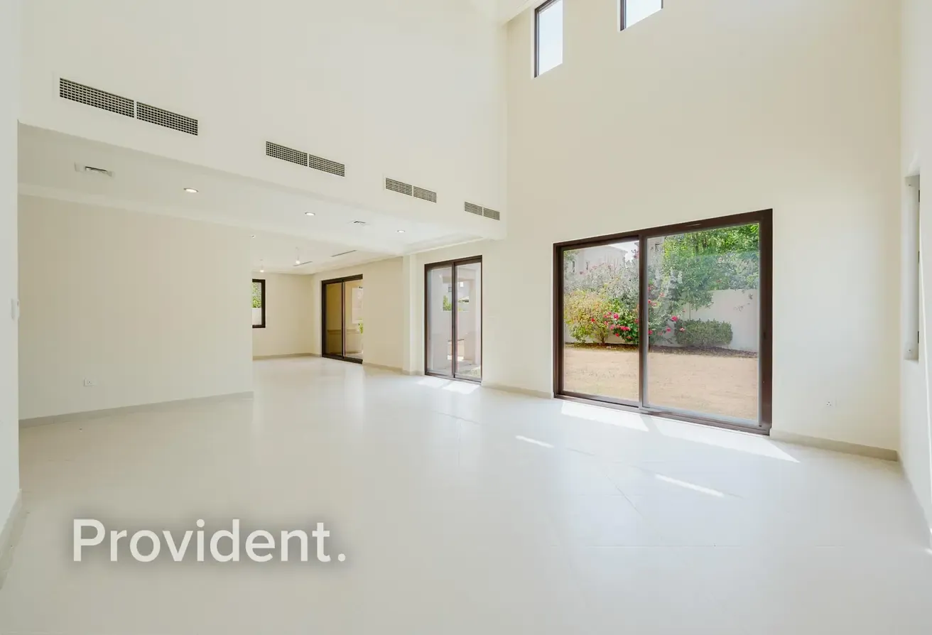 Vacant | Negotiable | Huge Corner Plot