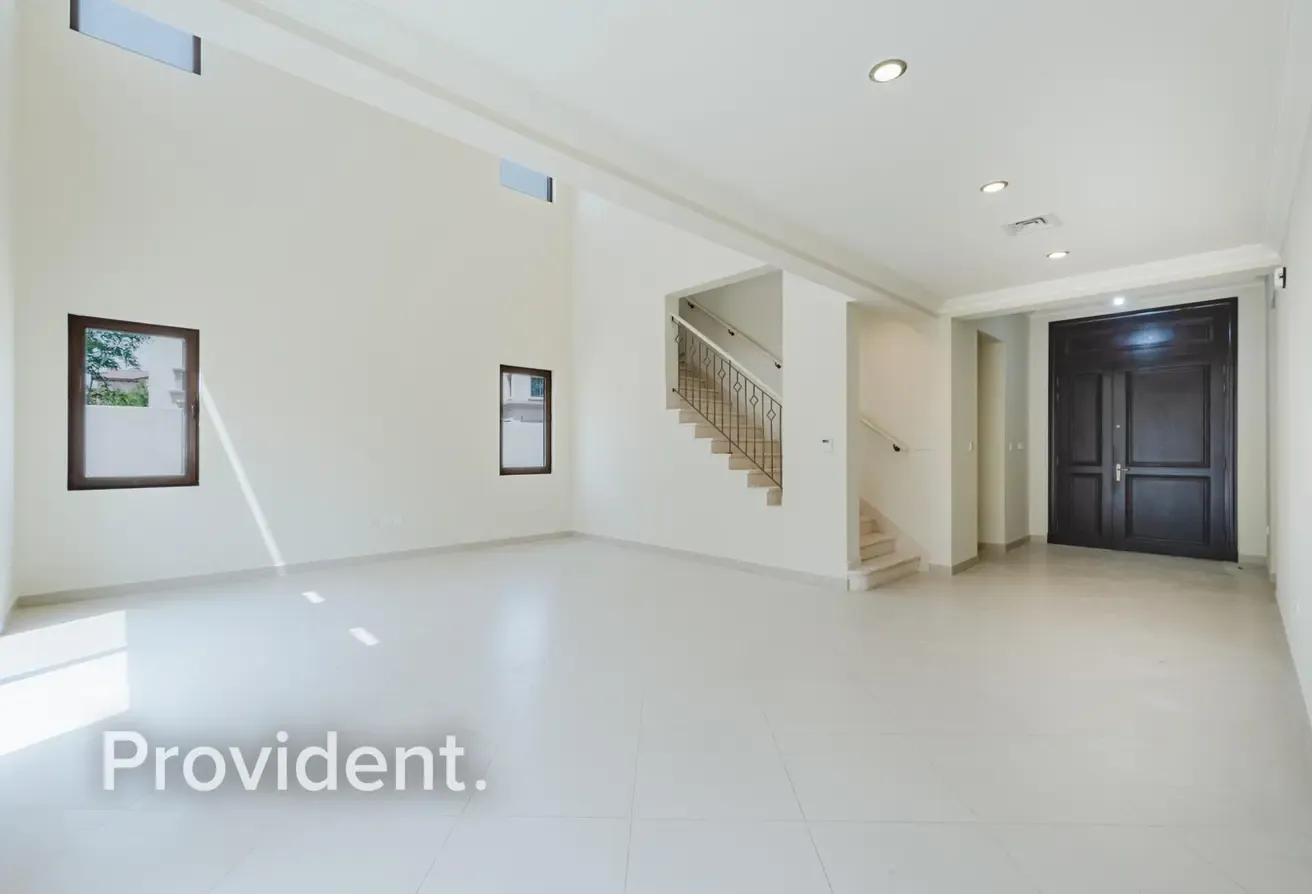 Vacant | Negotiable | Huge Corner Plot