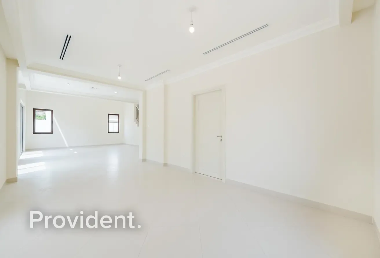 Vacant | Negotiable | Huge Corner Plot