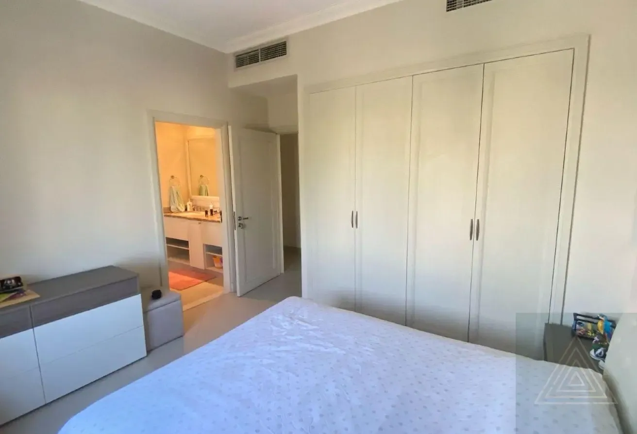 4BR Corner Villa | Large Plot | Well Maintained