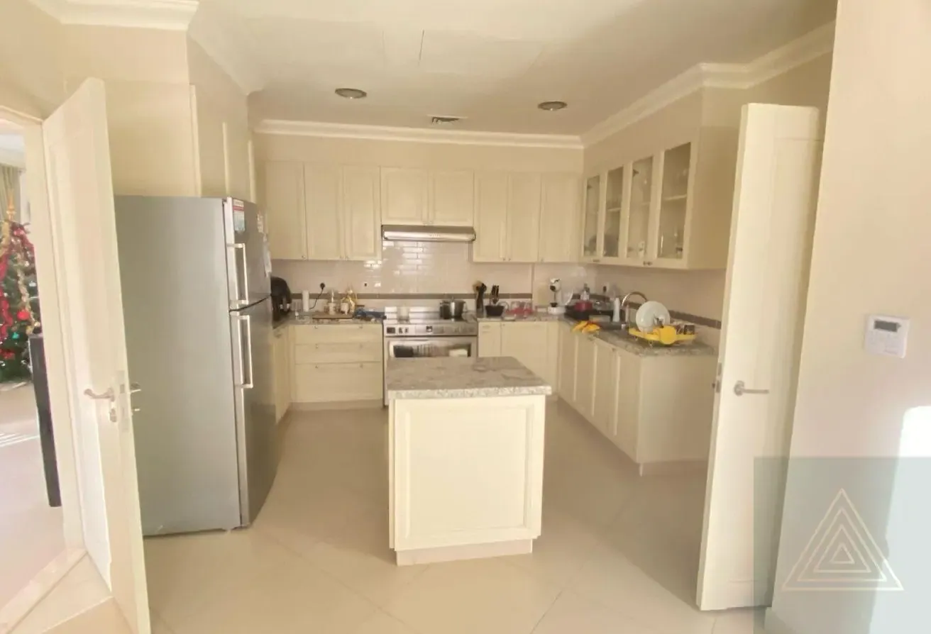 4BR Corner Villa | Large Plot | Well Maintained