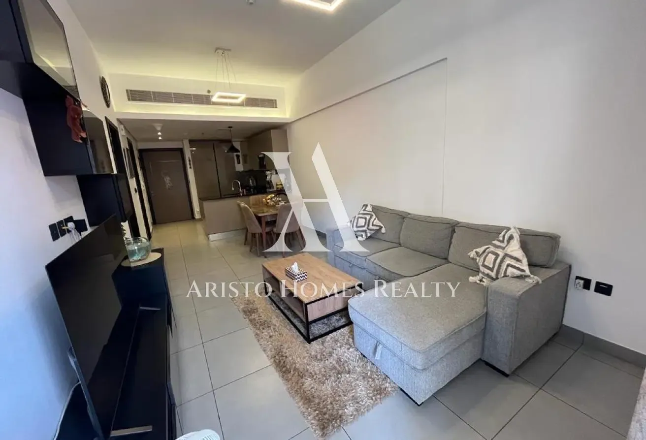 1 BHK +STUDY/MAIDS | POOL VIEW | BIG LAYOUT